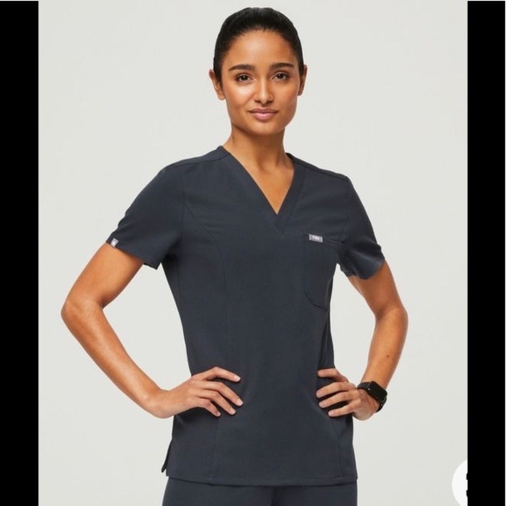 FIGS Catarina™ - One-Pocket Scrub Top